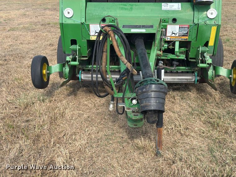 image for item FN3599 2010 John Deere 468 MegaWide Plus round baler