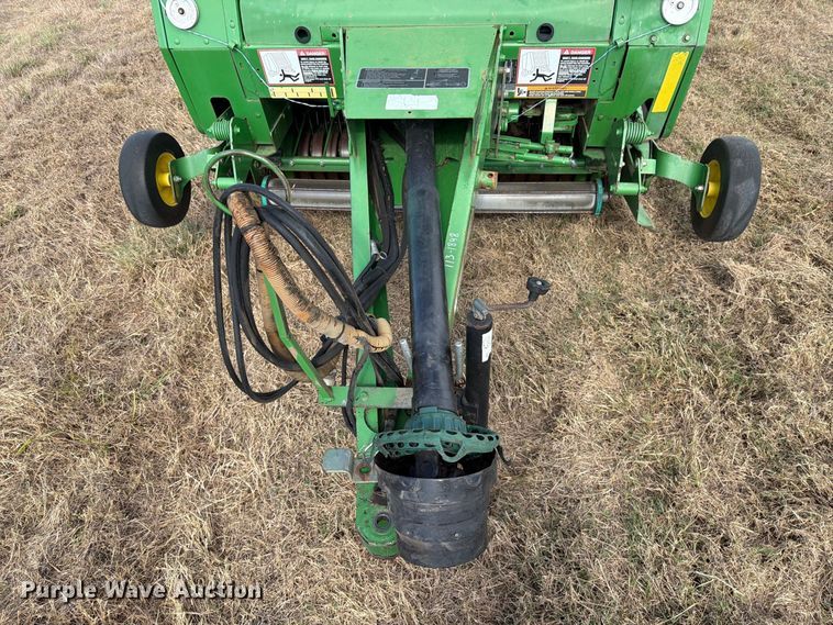 image for item FN3599 2010 John Deere 468 MegaWide Plus round baler