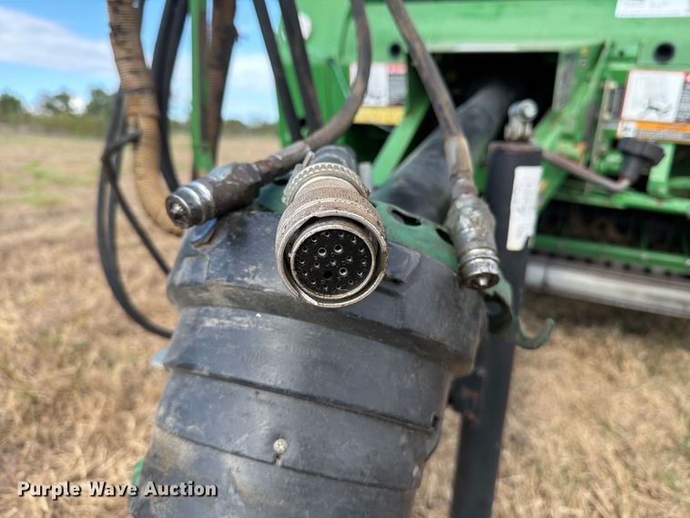 image for item FN3599 2010 John Deere 468 MegaWide Plus round baler