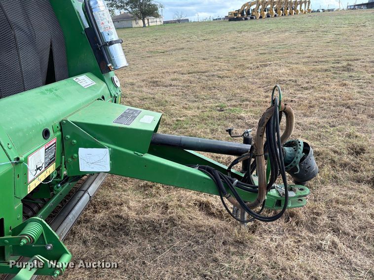 image for item FN3599 2010 John Deere 468 MegaWide Plus round baler