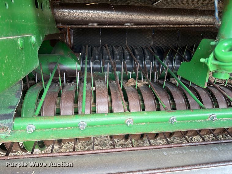 image for item FN3599 2010 John Deere 468 MegaWide Plus round baler