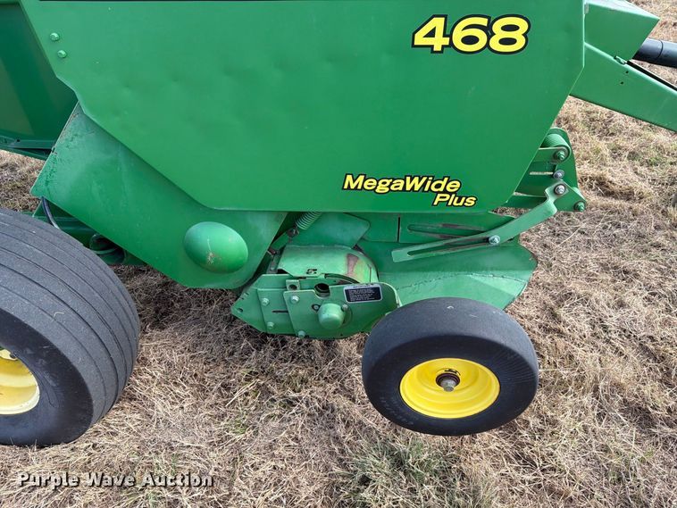 image for item FN3599 2010 John Deere 468 MegaWide Plus round baler