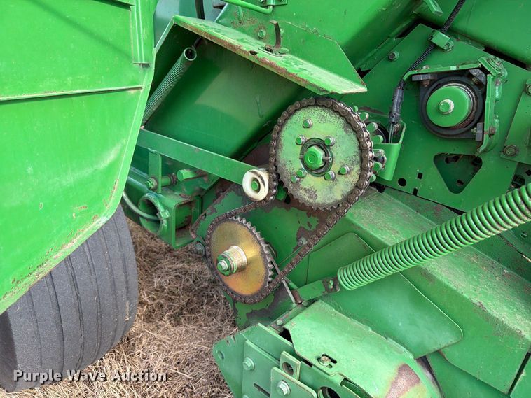 image for item FN3599 2010 John Deere 468 MegaWide Plus round baler
