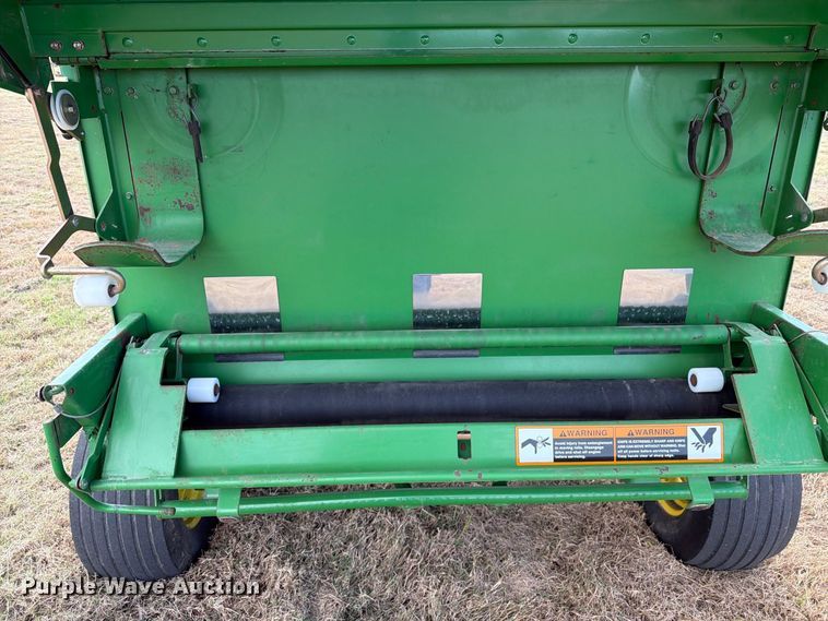 image for item FN3599 2010 John Deere 468 MegaWide Plus round baler