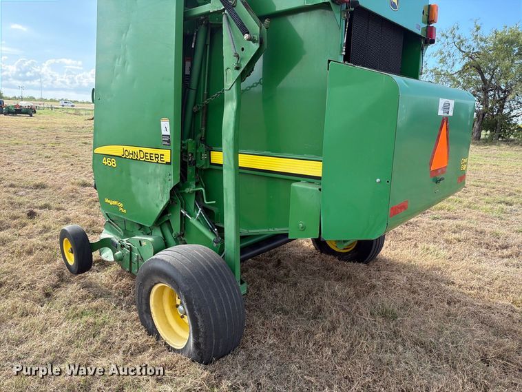 image for item FN3599 2010 John Deere 468 MegaWide Plus round baler
