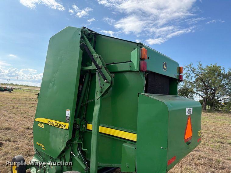 image for item FN3599 2010 John Deere 468 MegaWide Plus round baler