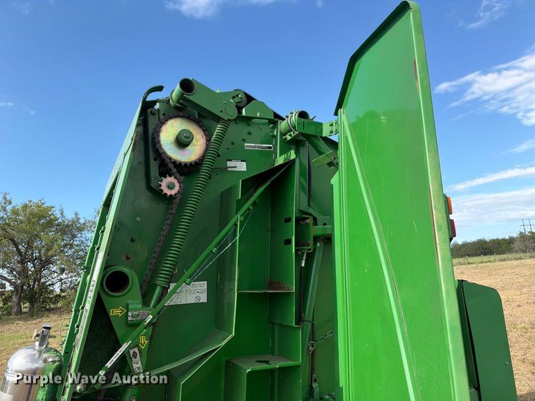 image for item FN3599 2010 John Deere 468 MegaWide Plus round baler