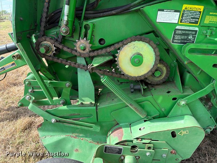 image for item FN3599 2010 John Deere 468 MegaWide Plus round baler