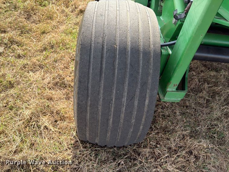 image for item FN3599 2010 John Deere 468 MegaWide Plus round baler