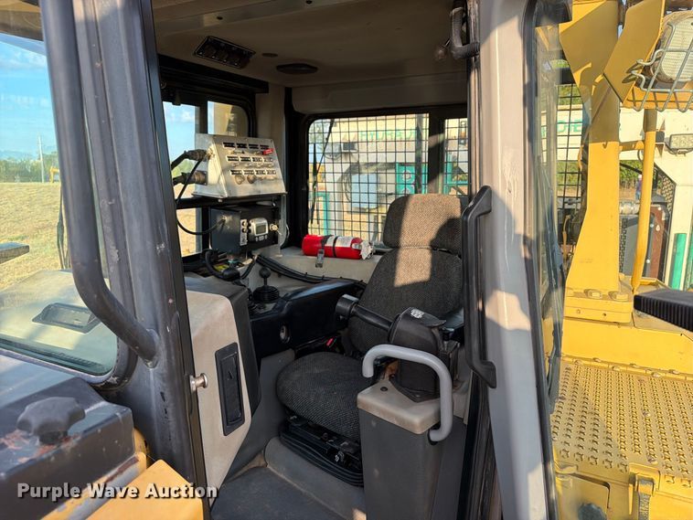 image for item FN3600 2008 Caterpillar D6T XL crawler tractor with EZ Pipeline Padding pipeline padder
