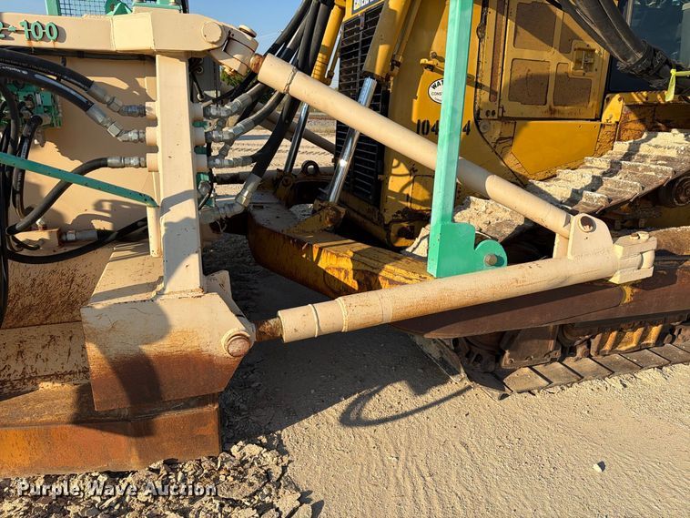 image for item FN3602 2006 Caterpillar D6R XL Series III with EZ Pipeline Padder