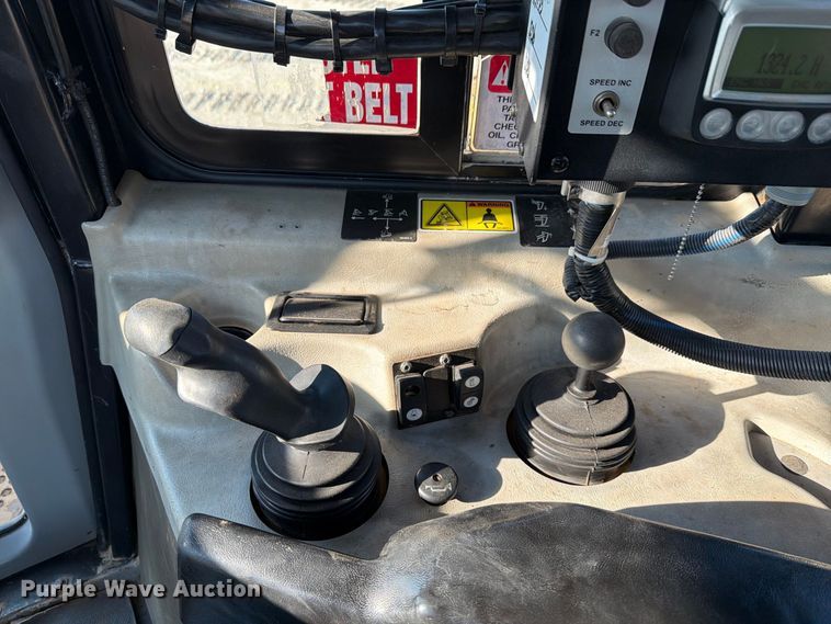 image for item FN3602 2006 Caterpillar D6R XL Series III with EZ Pipeline Padder