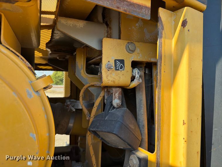 image for item FN3602 2006 Caterpillar D6R XL Series III with EZ Pipeline Padder