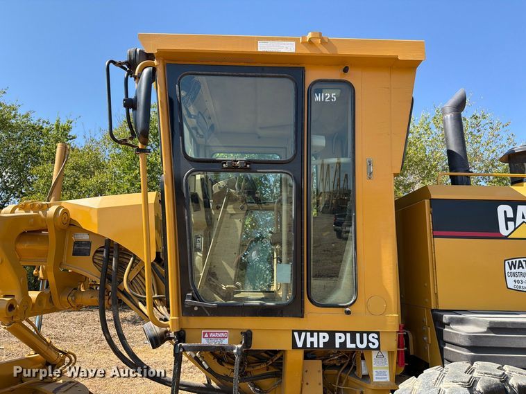 image for item FN3603 2003 Caterpillar 163H motor grader