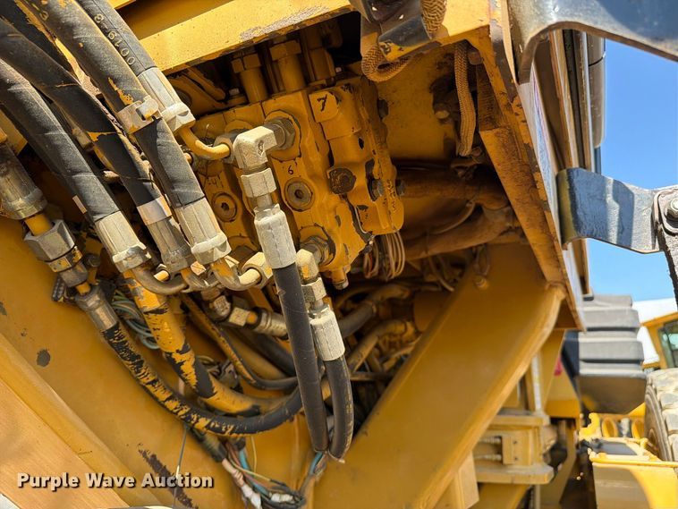 image for item FN3603 2003 Caterpillar 163H motor grader