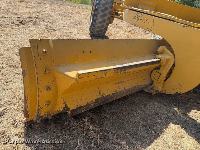 image for item FN3603 2003 Caterpillar 163H motor grader
