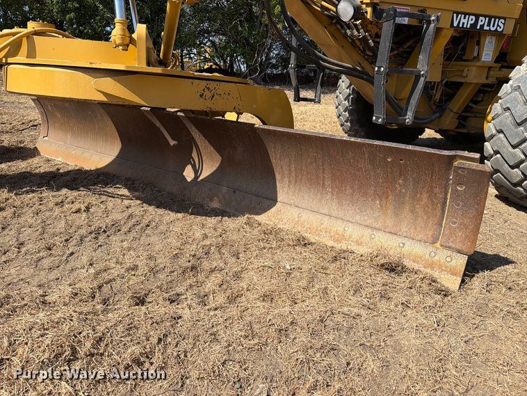 image for item FN3603 2003 Caterpillar 163H motor grader