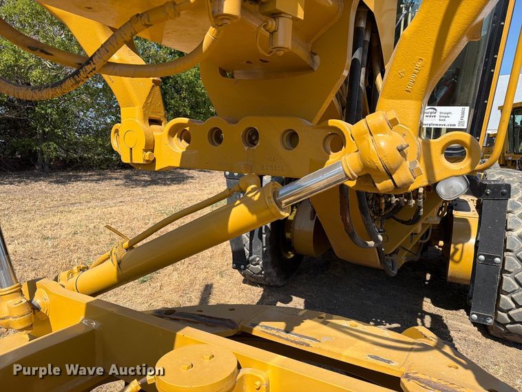 image for item FN3603 2003 Caterpillar 163H motor grader