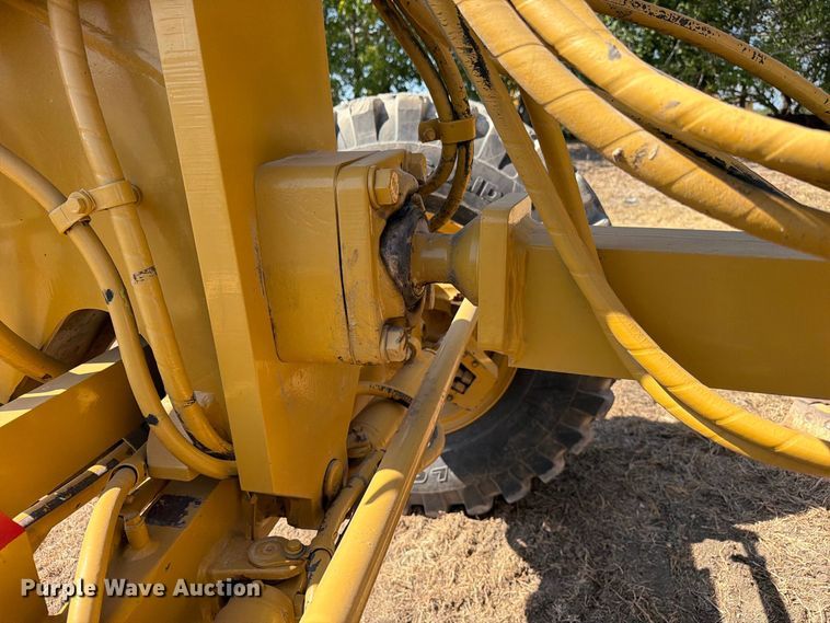 image for item FN3603 2003 Caterpillar 163H motor grader