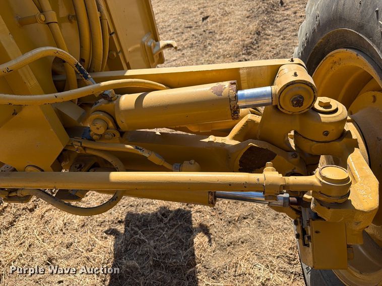 image for item FN3603 2003 Caterpillar 163H motor grader
