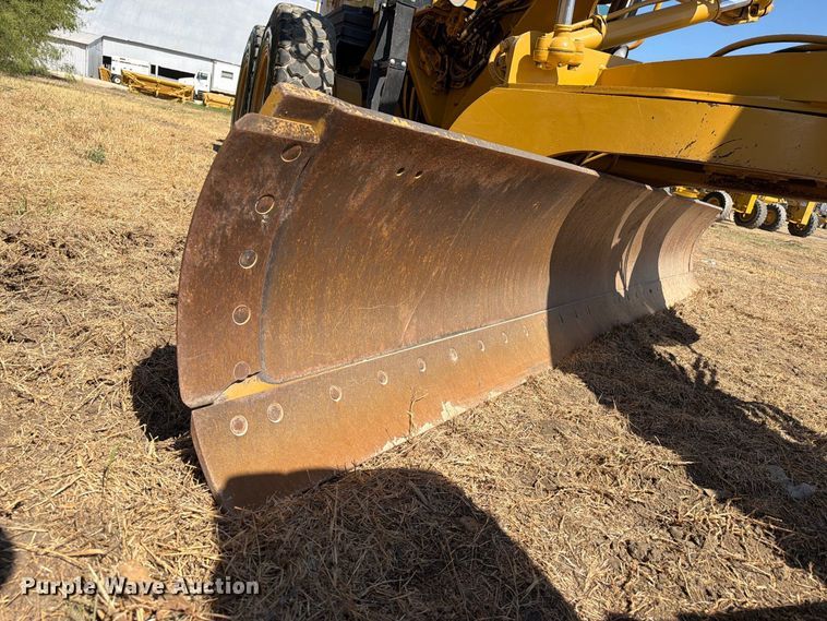 image for item FN3603 2003 Caterpillar 163H motor grader