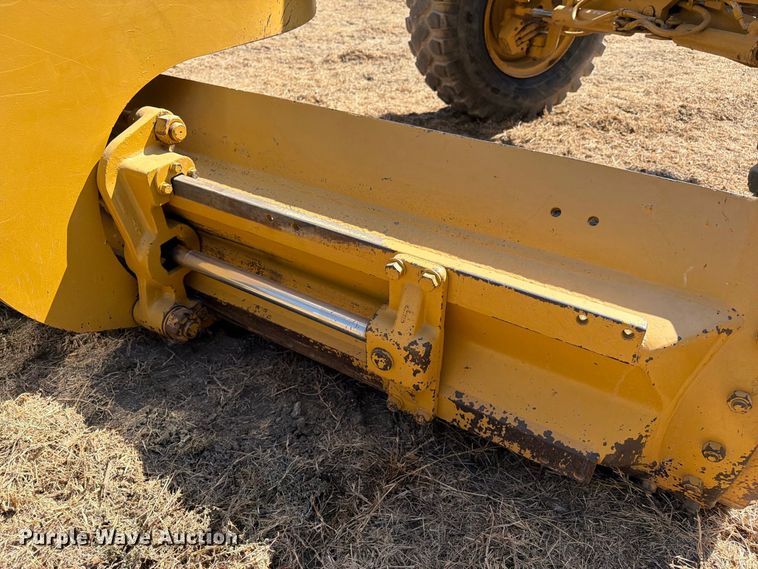 image for item FN3603 2003 Caterpillar 163H motor grader