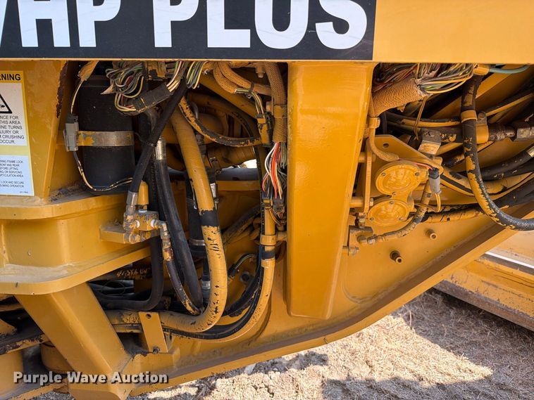image for item FN3603 2003 Caterpillar 163H motor grader