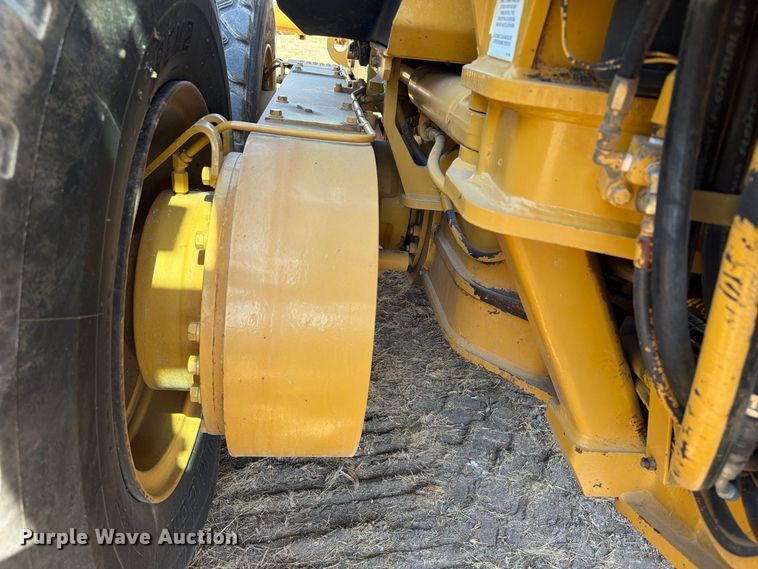 image for item FN3603 2003 Caterpillar 163H motor grader