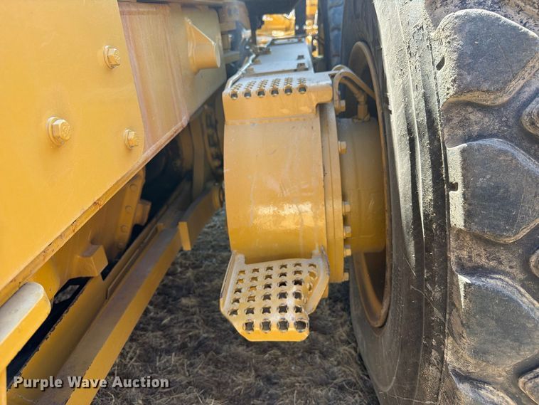 image for item FN3603 2003 Caterpillar 163H motor grader