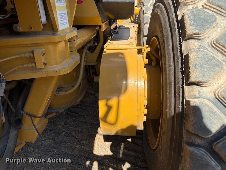 image for item FN3603 2003 Caterpillar 163H motor grader