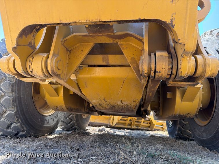 image for item FN3603 2003 Caterpillar 163H motor grader
