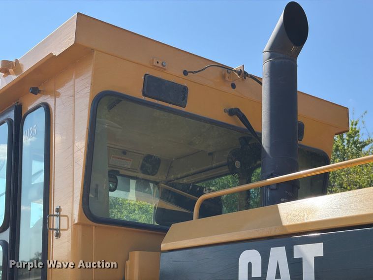 image for item FN3603 2003 Caterpillar 163H motor grader
