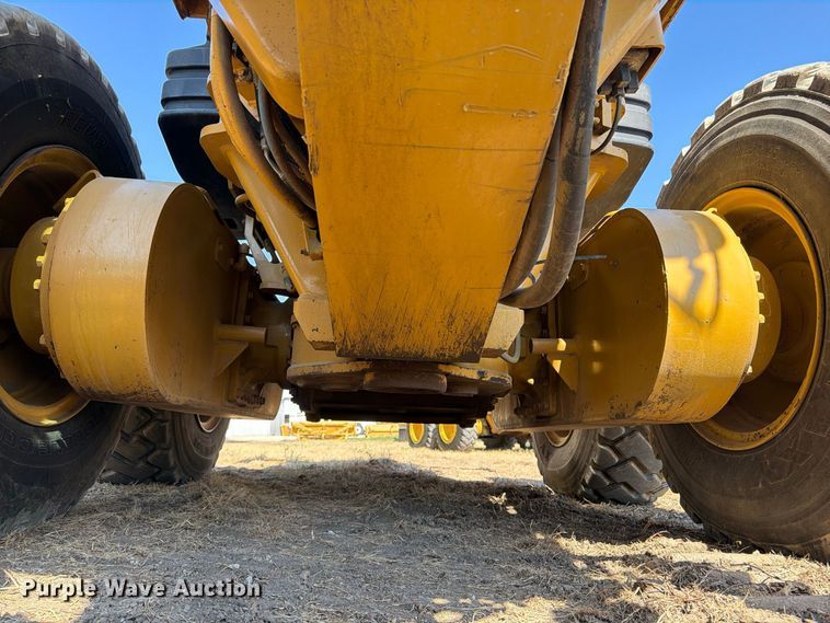 image for item FN3603 2003 Caterpillar 163H motor grader