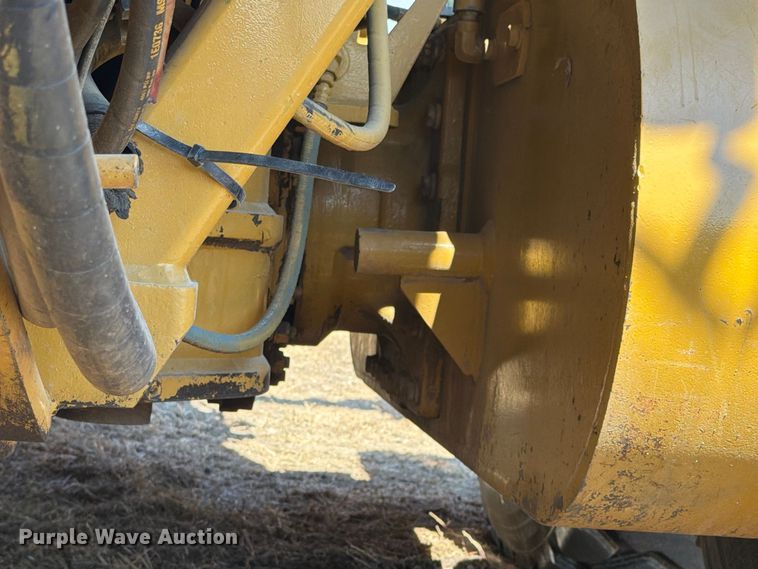 image for item FN3603 2003 Caterpillar 163H motor grader