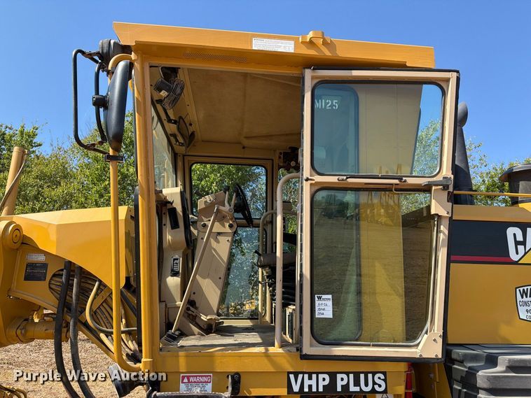 image for item FN3603 2003 Caterpillar 163H motor grader