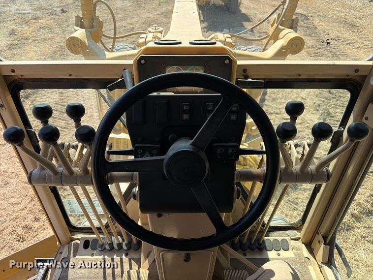 image for item FN3603 2003 Caterpillar 163H motor grader