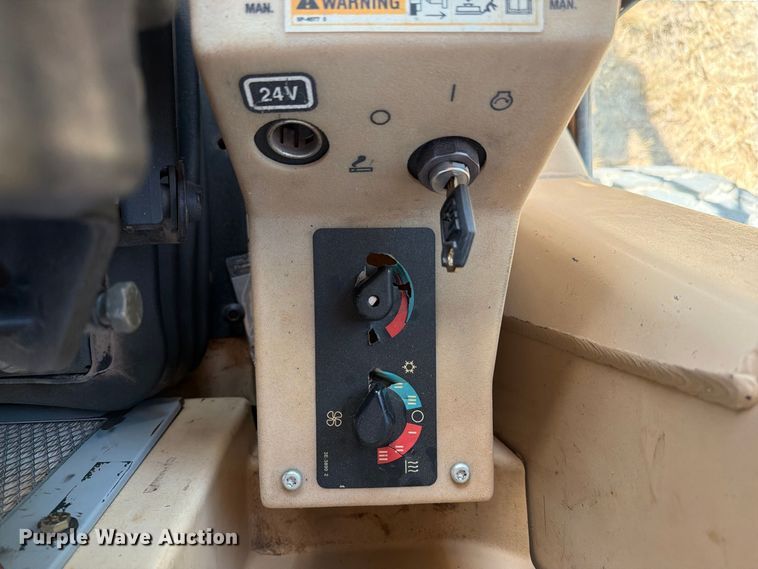 image for item FN3603 2003 Caterpillar 163H motor grader
