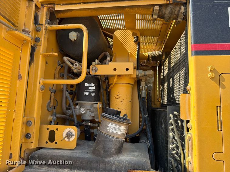 image for item FN3603 2003 Caterpillar 163H motor grader