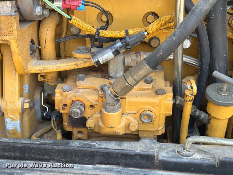 image for item FN3603 2003 Caterpillar 163H motor grader