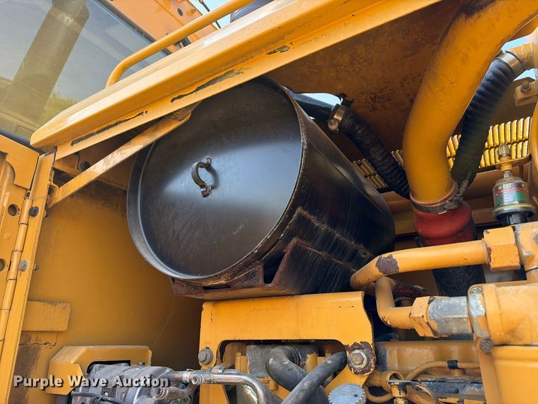 image for item FN3603 2003 Caterpillar 163H motor grader