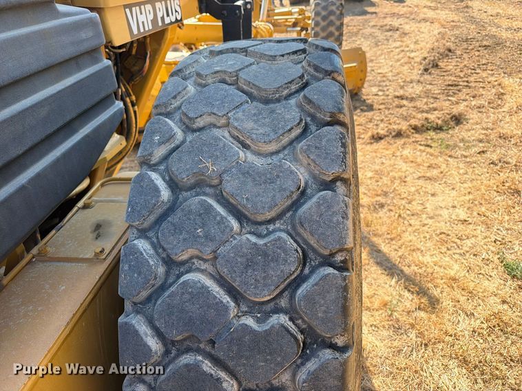 image for item FN3603 2003 Caterpillar 163H motor grader