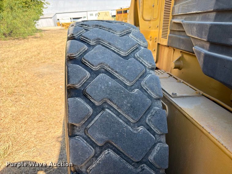 image for item FN3603 2003 Caterpillar 163H motor grader