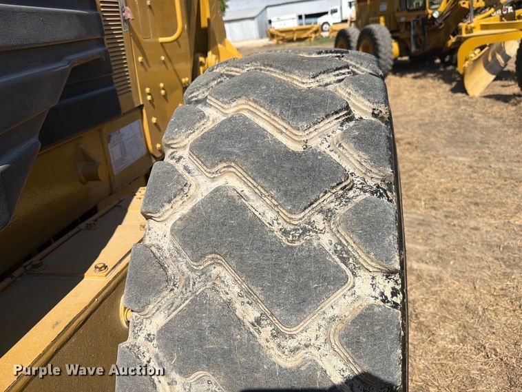 image for item FN3603 2003 Caterpillar 163H motor grader