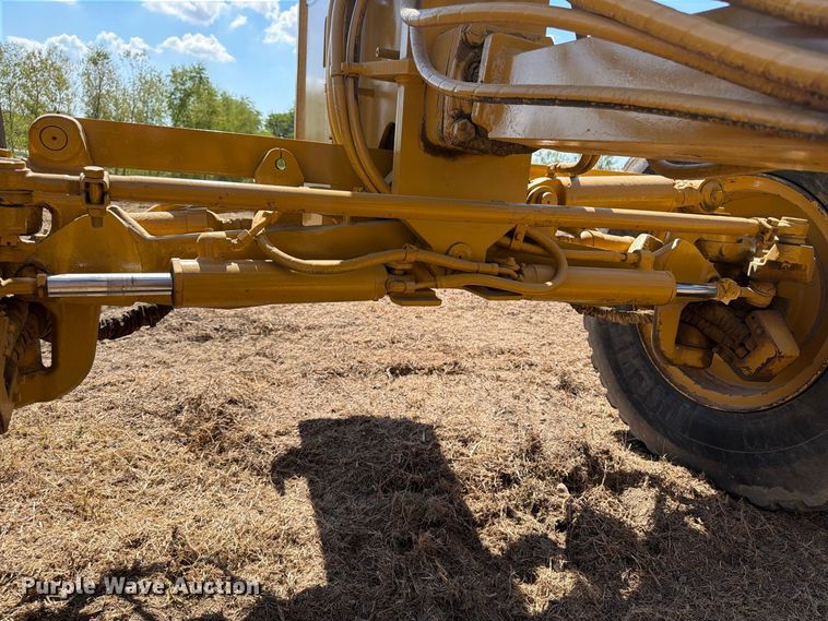 image for item FN3604 2002 Caterpillar 143H VHP motor grader