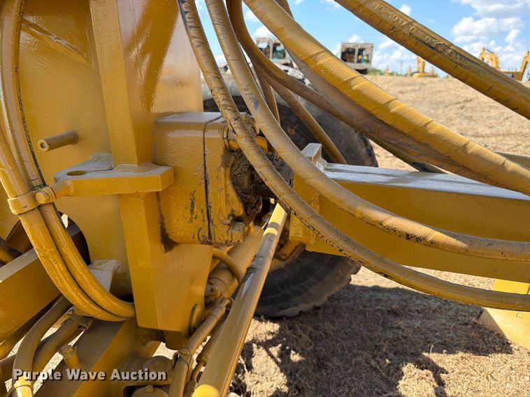 image for item FN3604 2002 Caterpillar 143H VHP motor grader