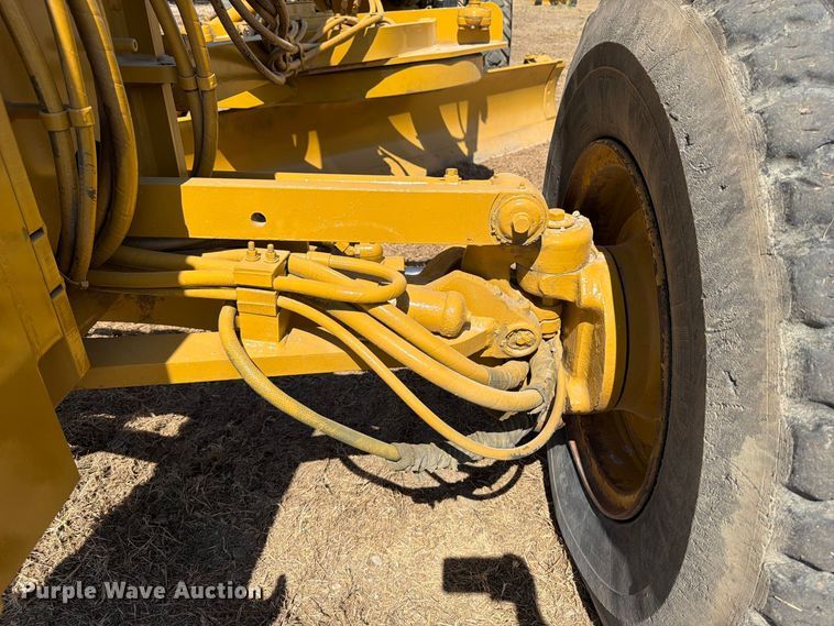 image for item FN3604 2002 Caterpillar 143H VHP motor grader