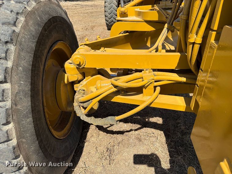 image for item FN3604 2002 Caterpillar 143H VHP motor grader