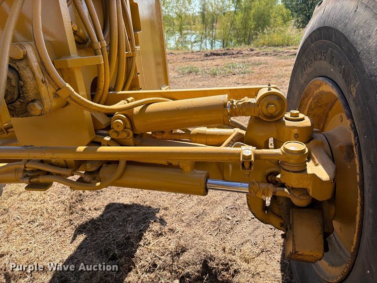 image for item FN3604 2002 Caterpillar 143H VHP motor grader