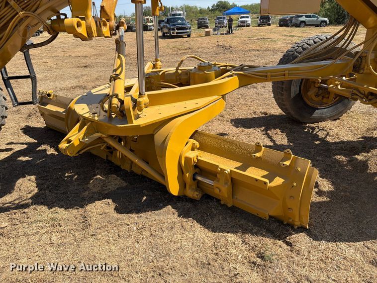 image for item FN3604 2002 Caterpillar 143H VHP motor grader