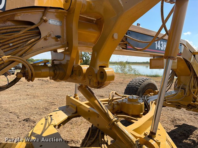 image for item FN3604 2002 Caterpillar 143H VHP motor grader